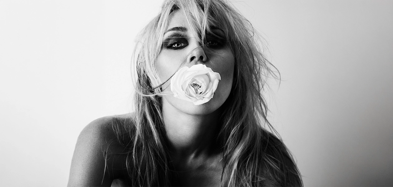 Miley Cyrus, ahora solo “Miley”, abre nueva era con Bass Persuades