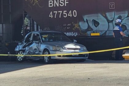 Muerto choque auto vs tren Ojo de Agua 1