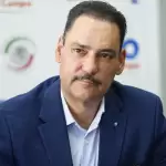 No redes sociales, sí dispositivos electrónicos, dice Toño Martín