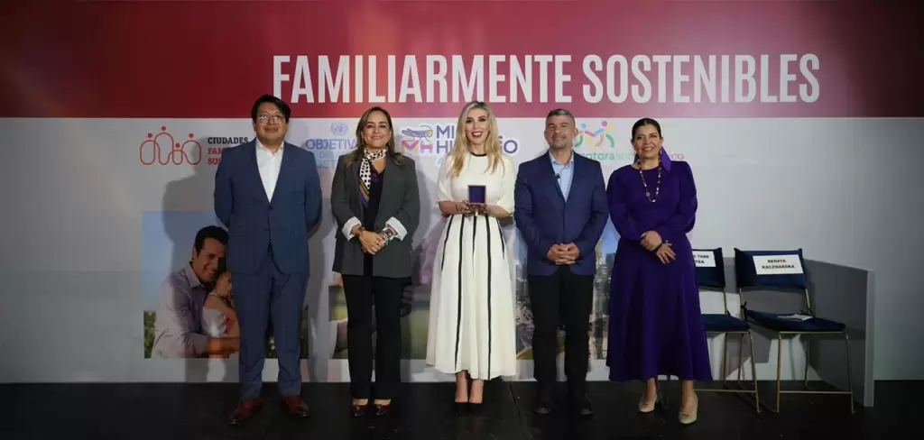 Reconocen a SEFAM por políticas que ponen a las familias en el centro