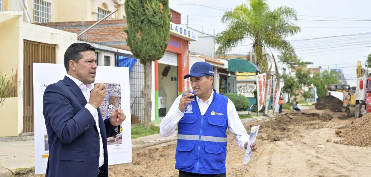 Supervisa Leo obras de pavimentación