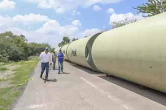 Supervisa Leo reparación del colector pluvial de Juan Pablo II