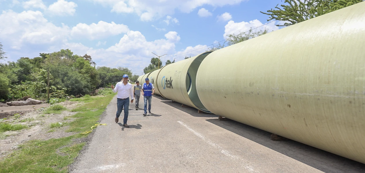 Supervisa Leo reparación del colector pluvial de Juan Pablo II