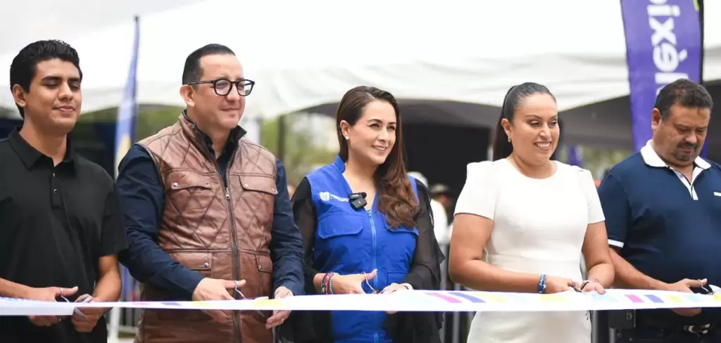 Tere Jiménez entrega la rehabilitación de la Carretera Estatal 90