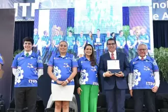 Tere Jiménez refrenda compromiso educativo en el 18.º aniversario del Tecnológico de Pabellón de Arteaga