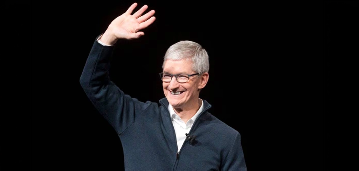 Tim Cook se despide como CEO de Apple; John Ternus toma el mando este martes