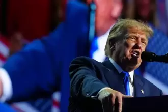 Trump asegura que el petróleo “se desplomará” y la guerra con Irán terminará tras las elecciones