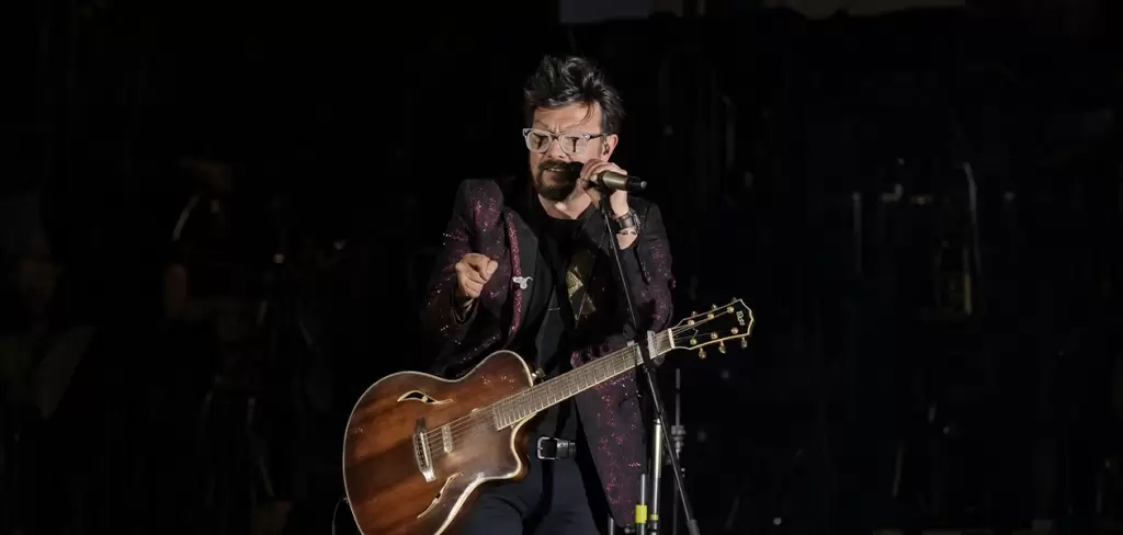 De concierto a seminario: Todas las críticas que dijo Aleks Syntek en el festejo del Grito