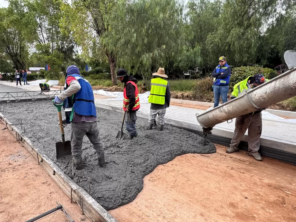 Avenida Ayuntamiento inicia colado de concreto hidraulico 2