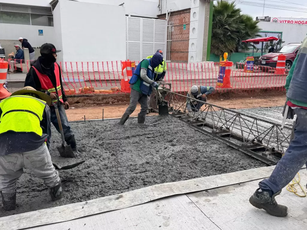 Avenida Ayuntamiento inicia colado de concreto hidraulico 3