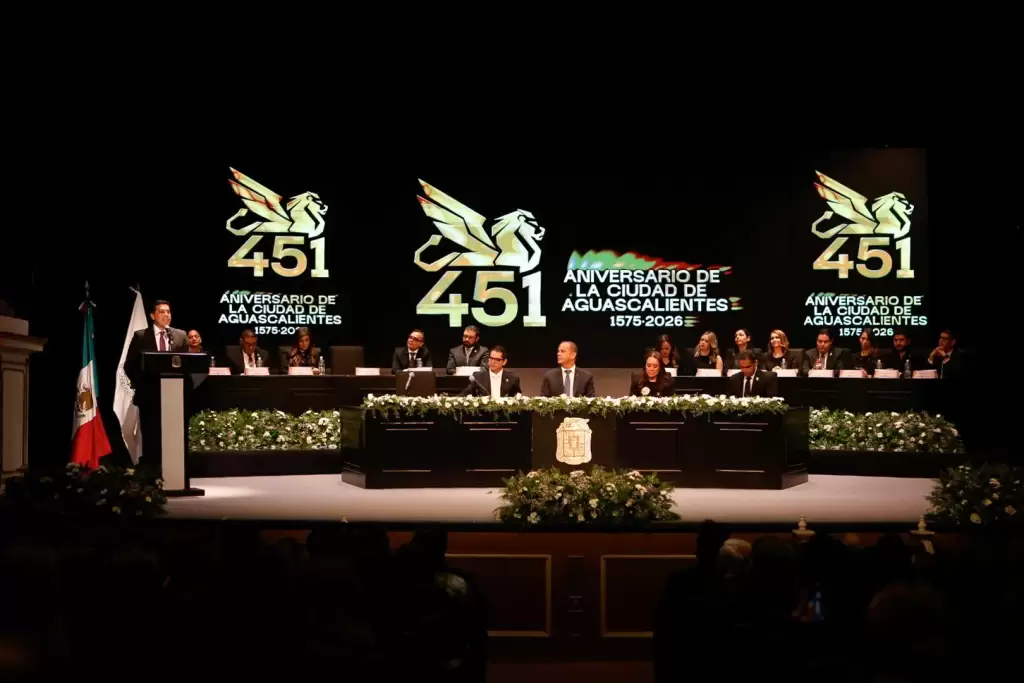 Leo Montanez encabeza Sesion Solemne por el 451 aniversario de Aguascalientes 2