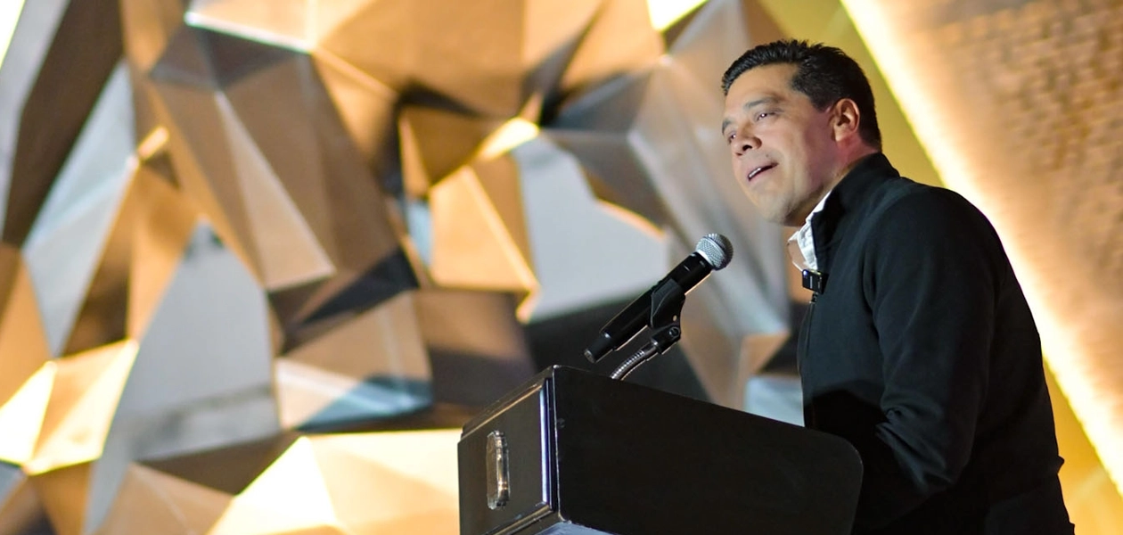 Leo Montañez rinde homenaje a fundadores de Aguascalientes