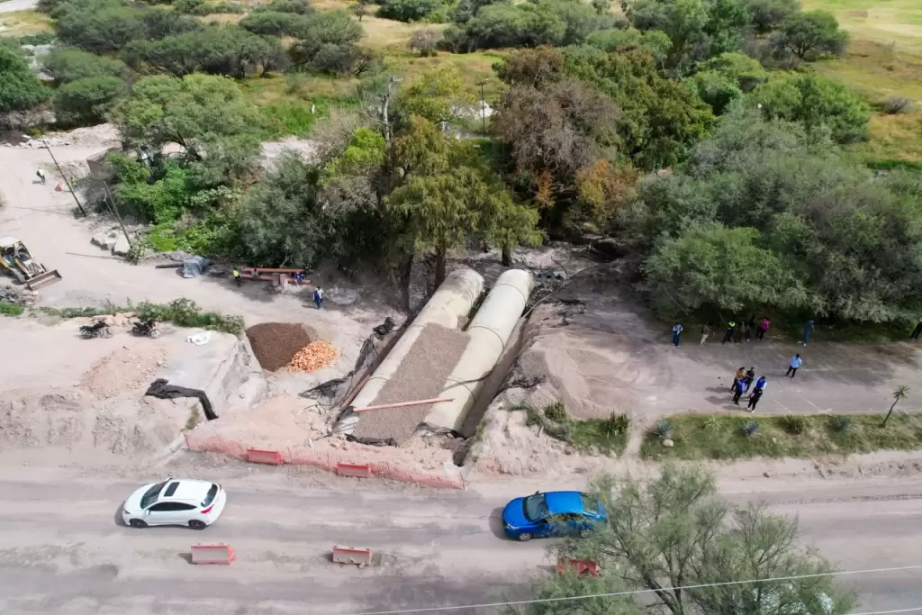 Leo-Montañez-supervisa-colector-pluvial-Juan-Pablo-II-2