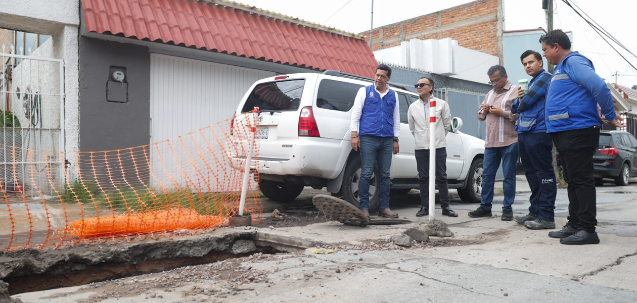 Leo Montañez supervisa obras en Versalles II y VNSA