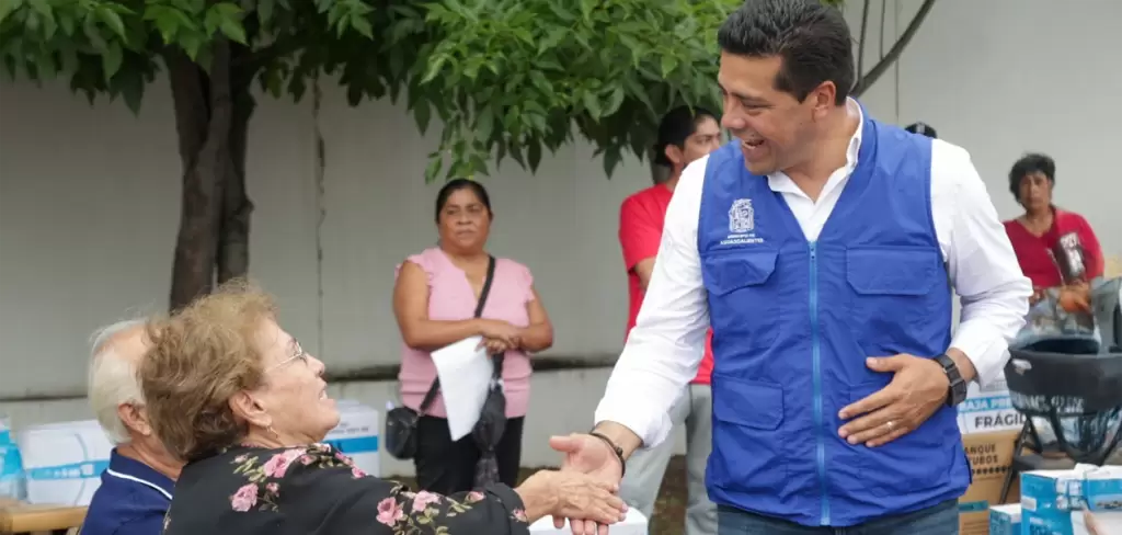 Leo Montañez y Congregación Mariana Trinitaria suman esfuerzos