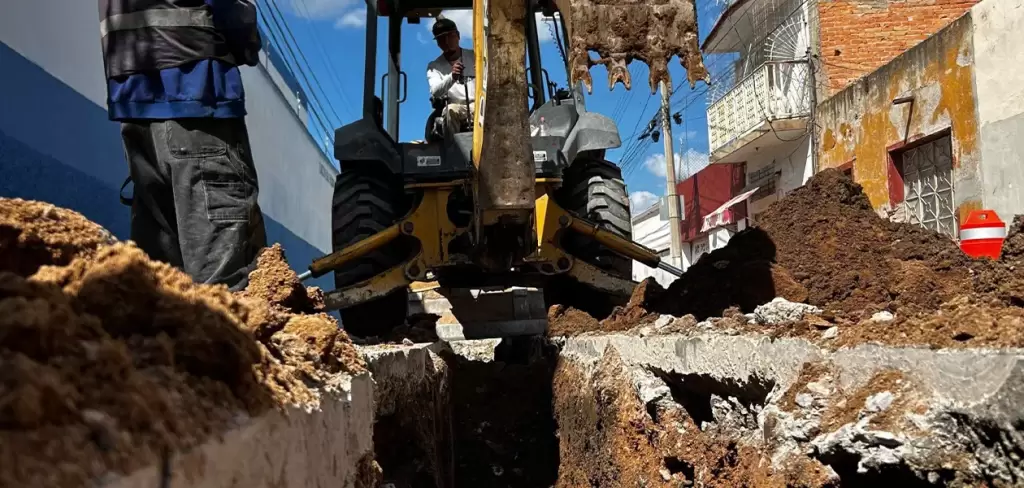 Leo Montañez y MIAA renuevan red de agua en 4 colonias de Aguascalientes
