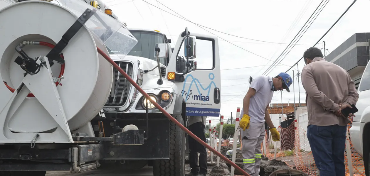 MIAA rehabilita red sanitaria en Versalles II y avanzan obras en VNSA