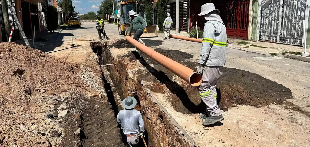 MIAA renueva la red sanitaria en Parras