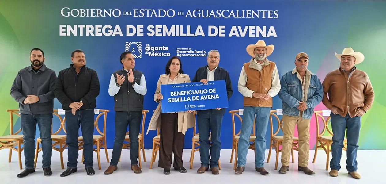 Tere Jiménez entrega semilla de avena en Aguascalientes