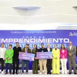 Tere Jiménez reconoce el talento y la creatividad de jóvenes emprendedores en Aguascalientes